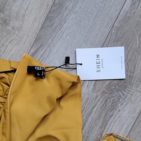 Dress - Picture 7 of 8